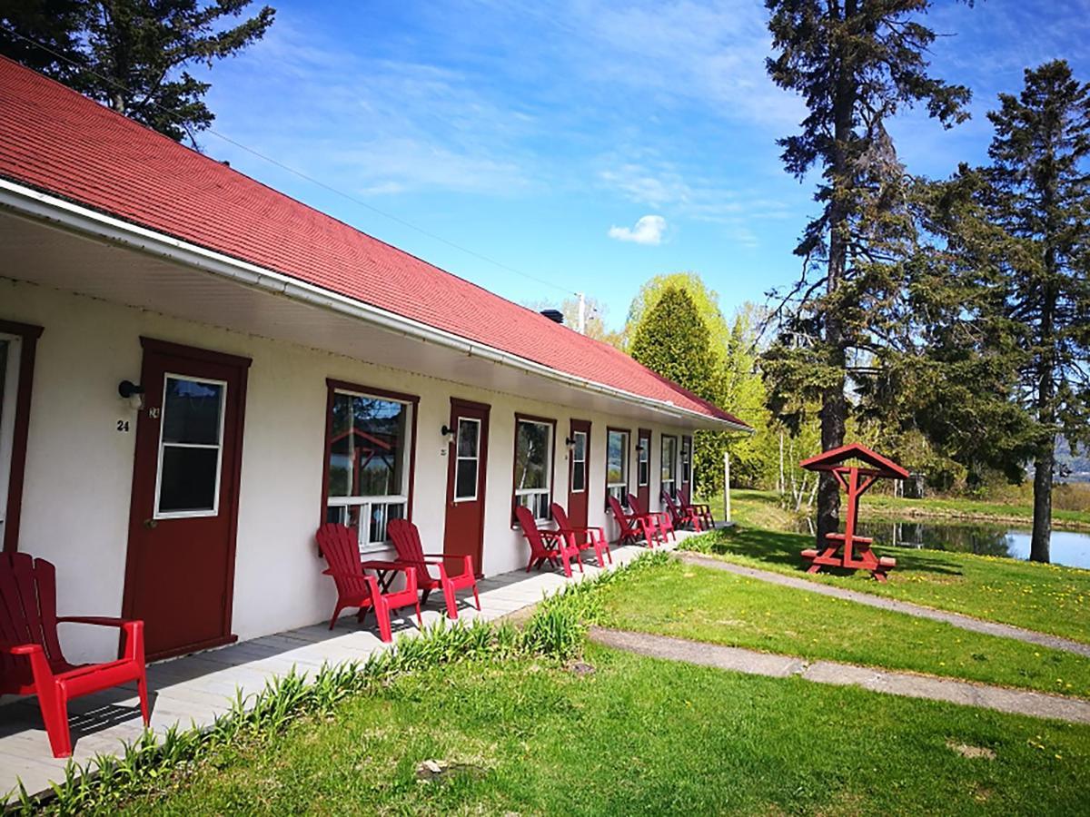 Auberge La Coudriere L'Isle-aux-Coudres Exterior foto