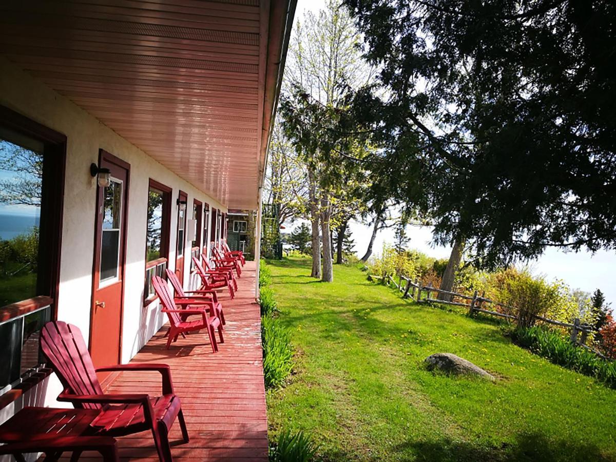 Auberge La Coudriere L'Isle-aux-Coudres Exterior foto