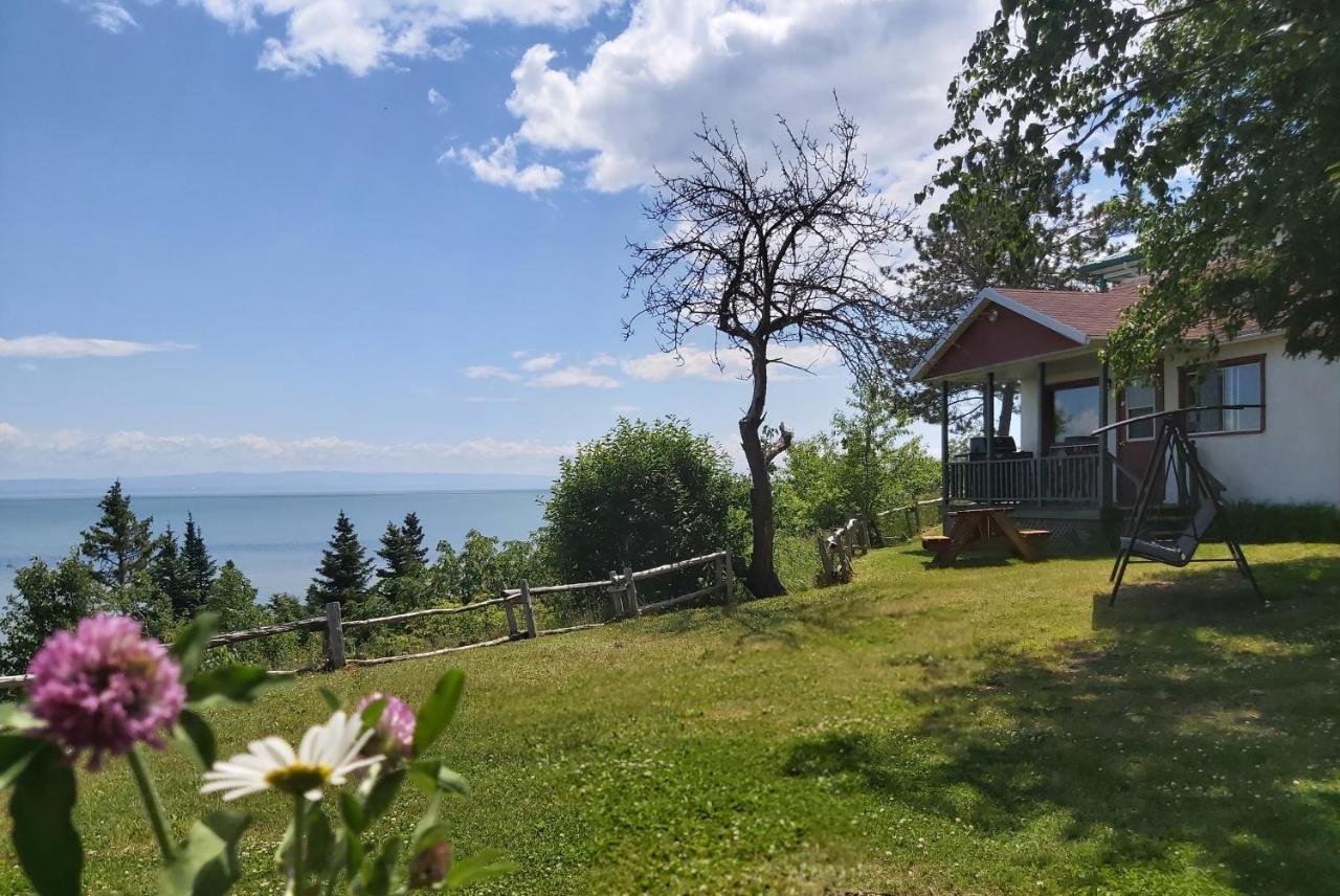 Auberge La Coudriere L'Isle-aux-Coudres Exterior foto