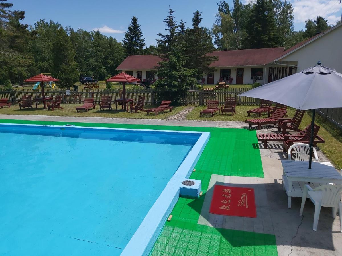 Auberge La Coudriere L'Isle-aux-Coudres Exterior foto