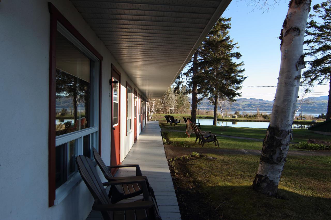 Auberge La Coudriere L'Isle-aux-Coudres Exterior foto